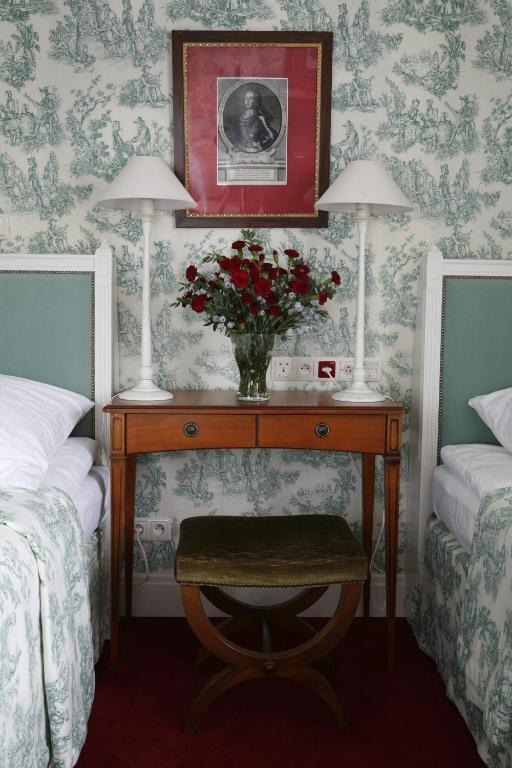 קרקוב Hotel Dwor Kosciuszko חדר תמונה A bedroom at the hotel