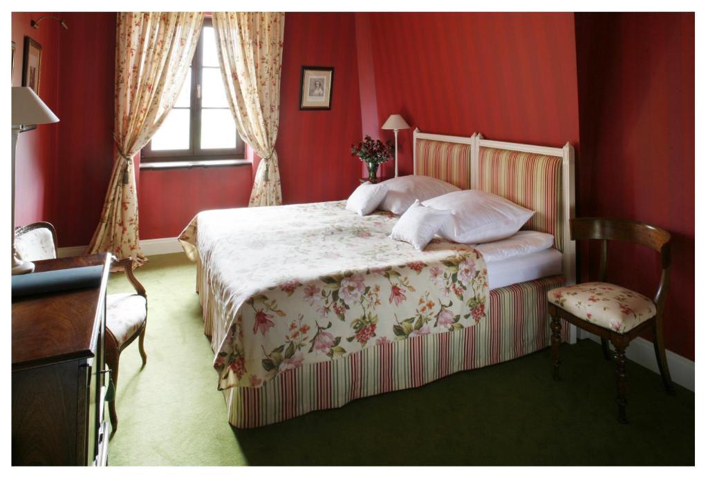 קרקוב Hotel Dwor Kosciuszko חדר תמונה A room at the hotel