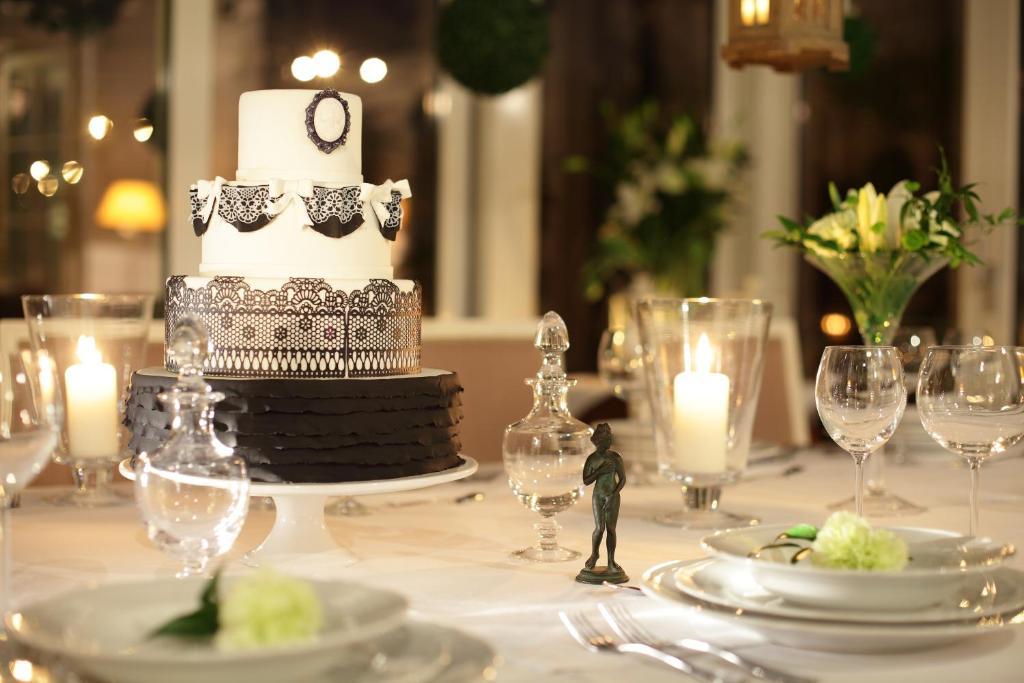 קרקוב Hotel Dwor Kosciuszko מראה חיצוני תמונה A wedding cake