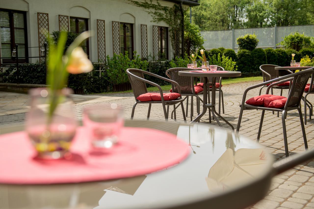 קרקוב Hotel Dwor Kosciuszko מראה חיצוני תמונה The courtyard of the hotel