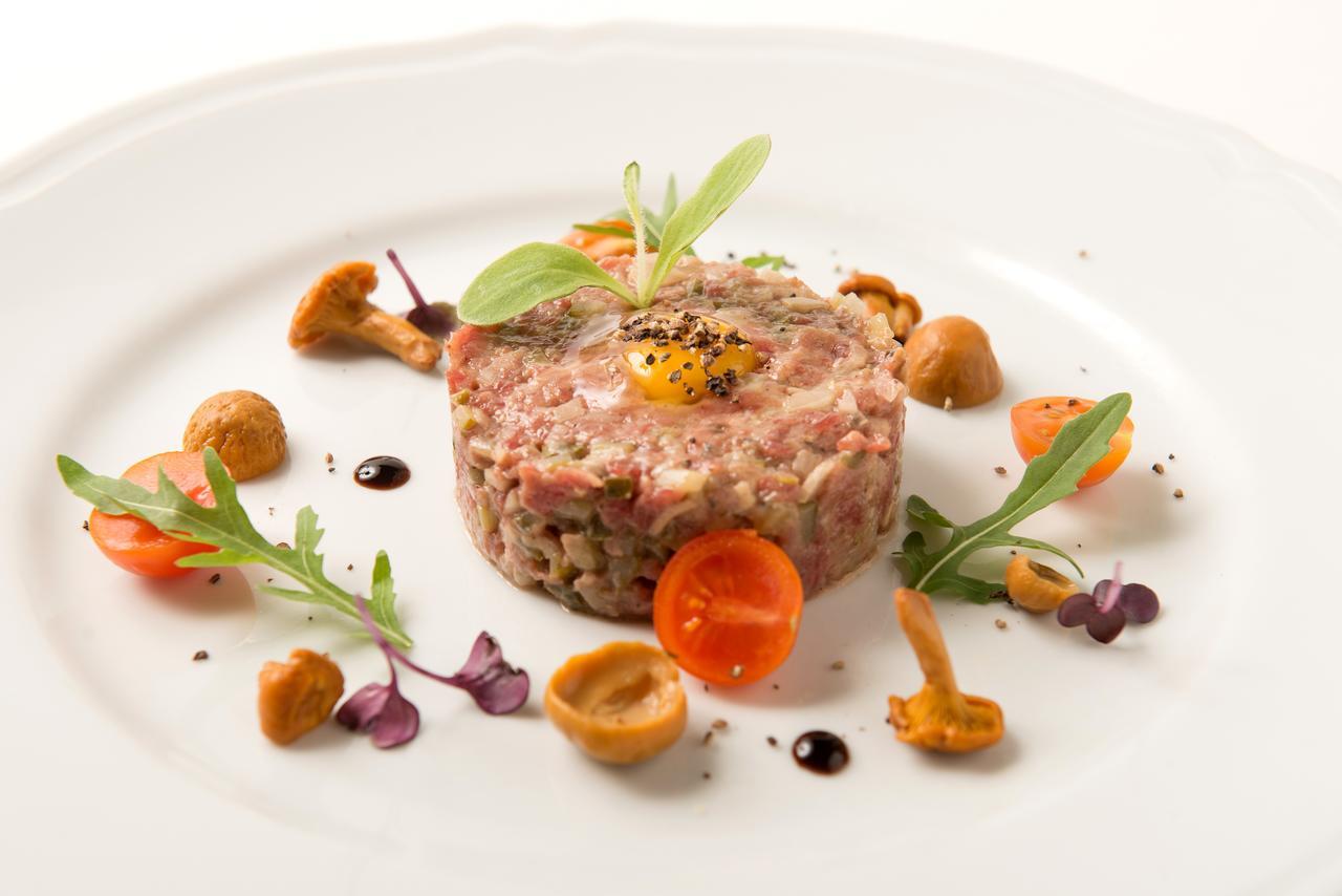 קרקוב Hotel Dwor Kosciuszko מראה חיצוני תמונה A steak tartare
