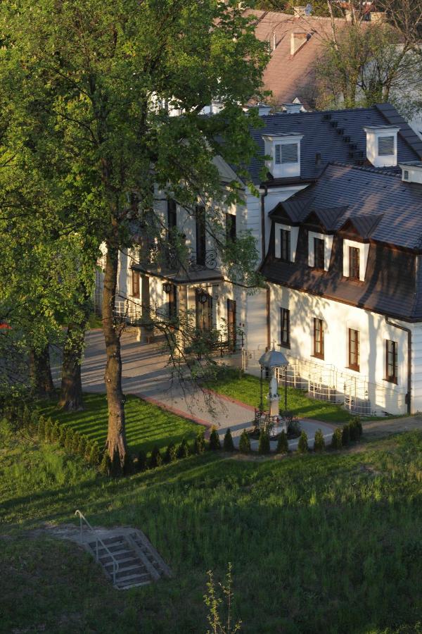 קרקוב Hotel Dwor Kosciuszko מראה חיצוני תמונה The former residence of the German ambassador in the Polish capital Warsaw